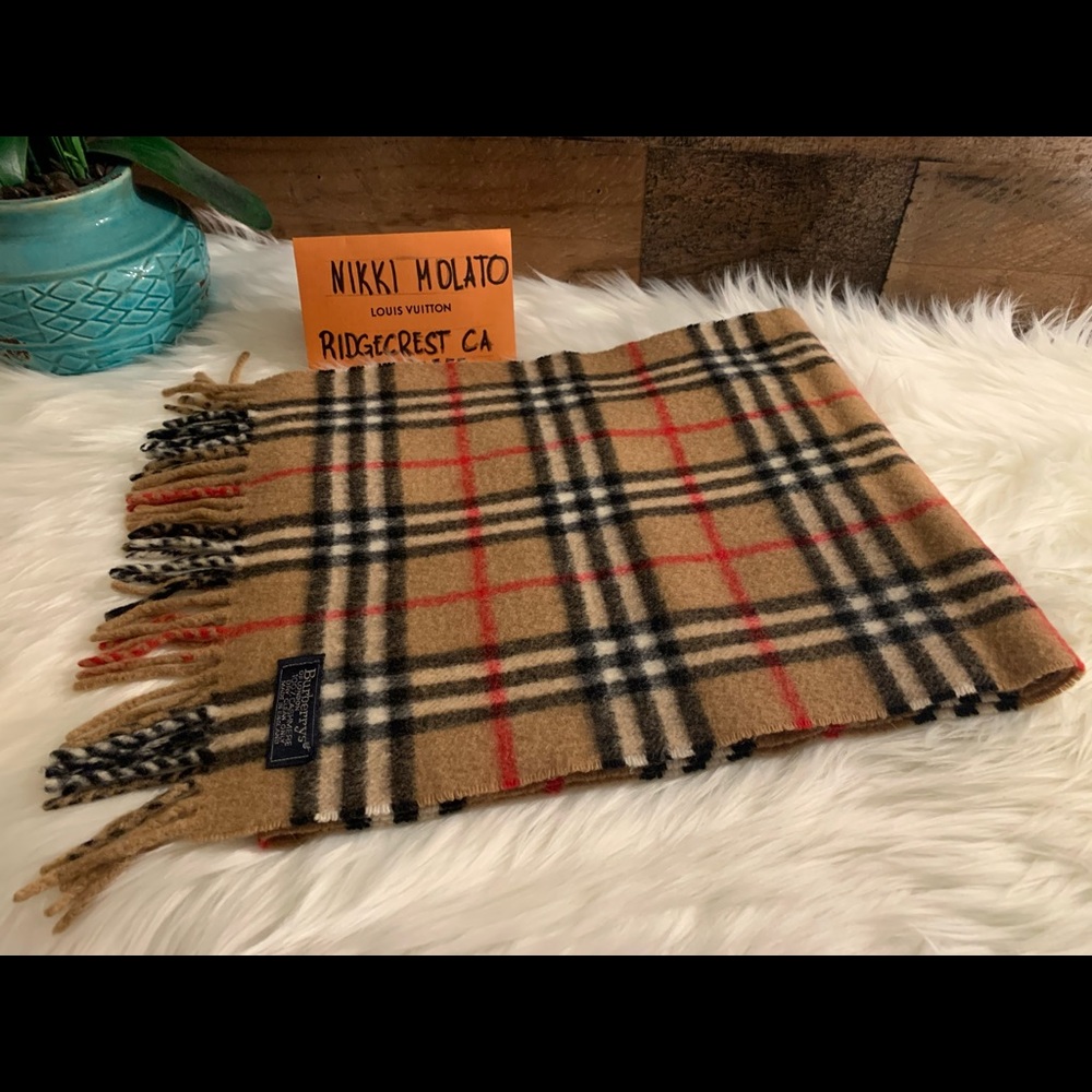guarantee authentic pre owned Burberry’s scarf